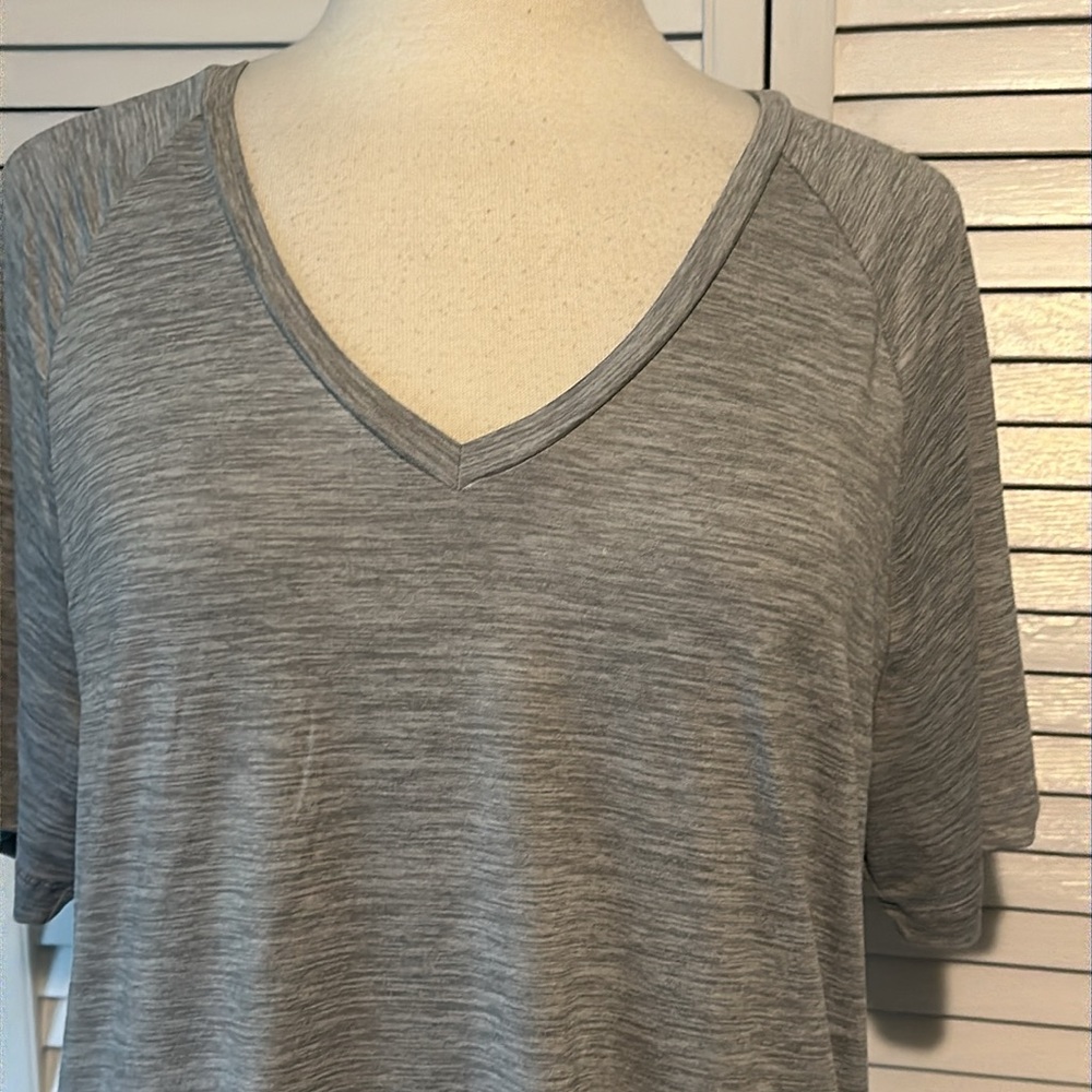 Heathered short sleeve shirt